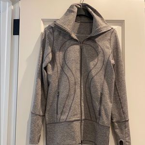 Lululemon women’s hoodie | size 8 | light gray